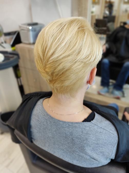 Κοντό blonde
